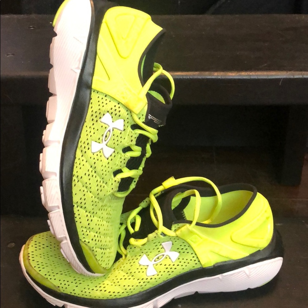 Undersrmour shoes never worn